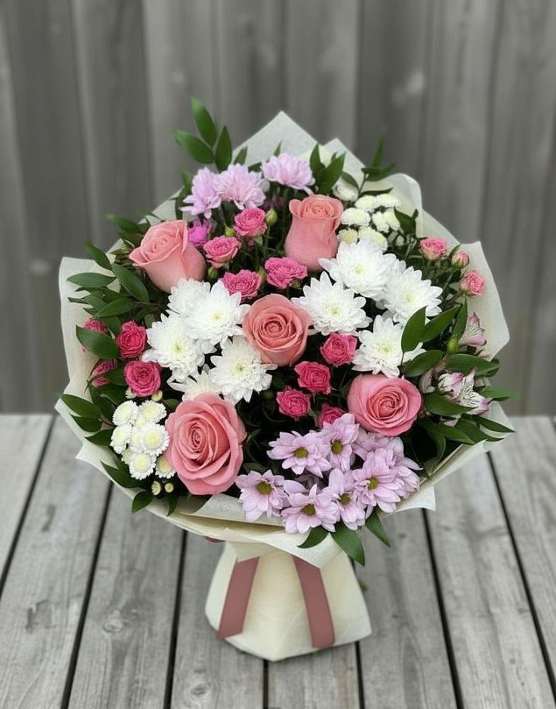 Букет цветов из: Альстромерии, Гвоздики, Розы и Хризантемы в Чудово
