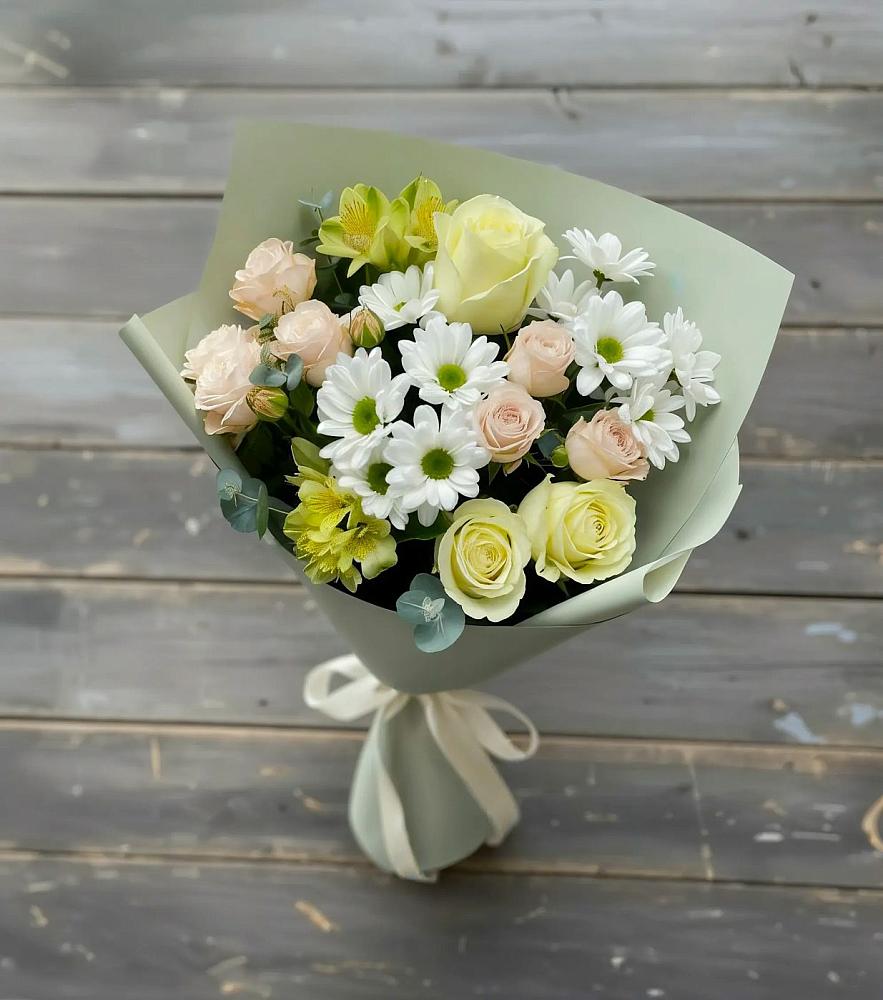 Букет цветов из: Альстромерии, Розы и Хризантемы в Чудово