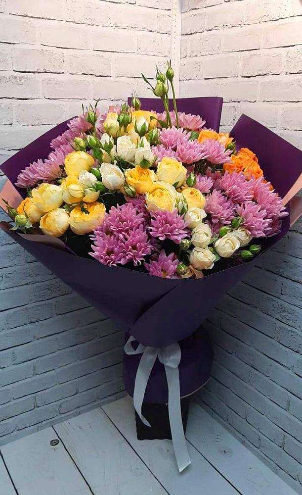 Букет цветов из: Хризантемы и Розы в Чудово