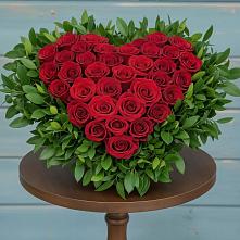 Цветочная композиция из Розы в виде сердца в Чудово