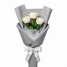Букет 3 белые розы в Чудово