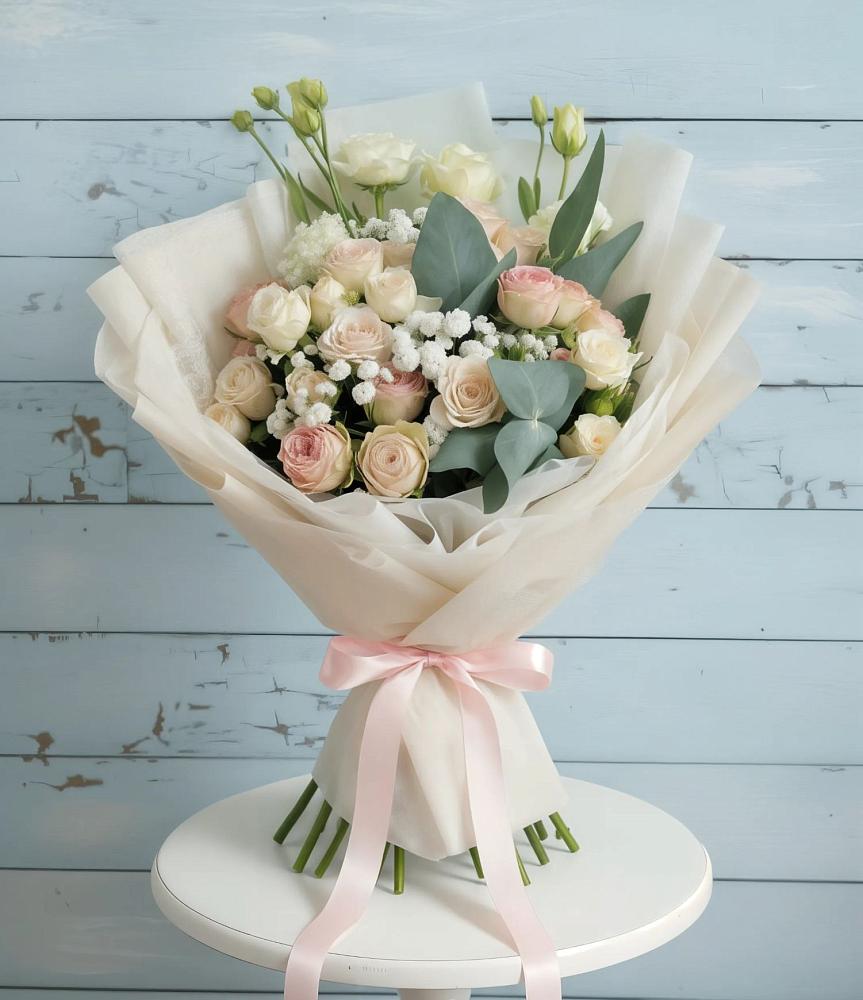 Букет цветов из: Розы и Лизиантусы в Чудово