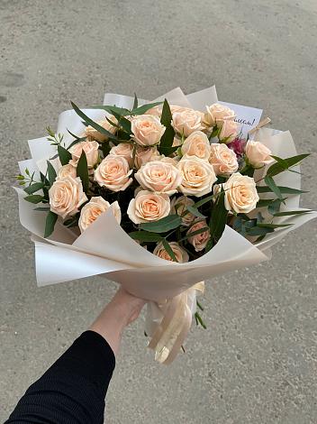 Букет Кремовые розы Латте в Чудово