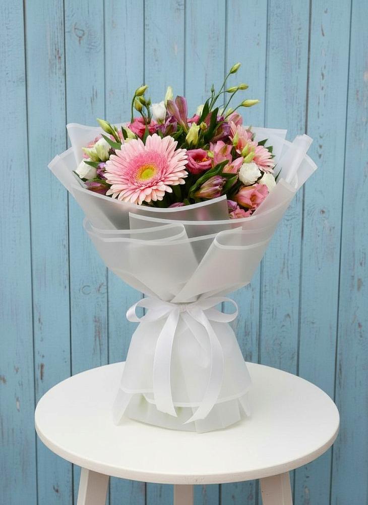 Букет цветов из: Герберы, Альстромерии и Лизиантусы в Чудово