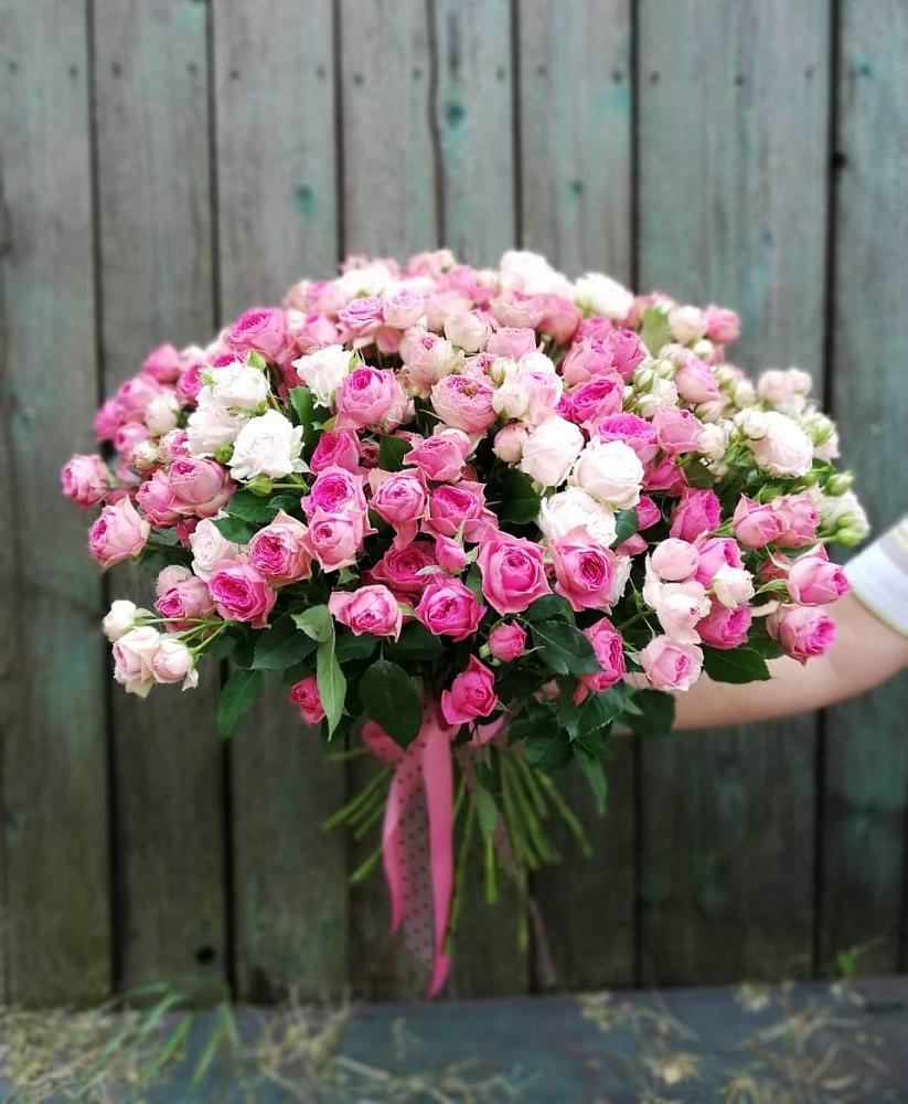 Букет Розовые кустовые розы Натали и Лав Лидия в Чудово