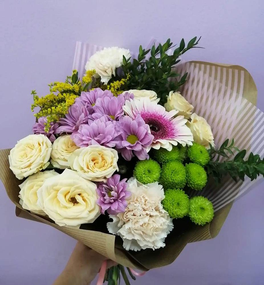 Букет цветов из: Хризантемы, Розы, Гвоздики и Герберы в Чудово