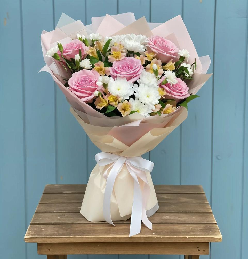 Букет цветов из: Гвоздики, Орхидеи и Розы в Чудово