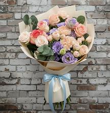 Букет цветов из:  Розы, Лизиантусы и Гвоздики в Чудово